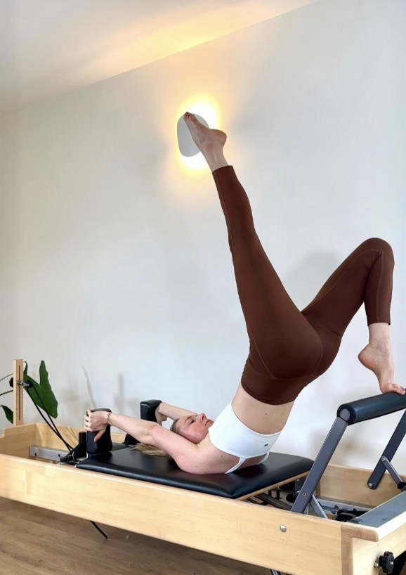 Pilates Reformer — leg circles
